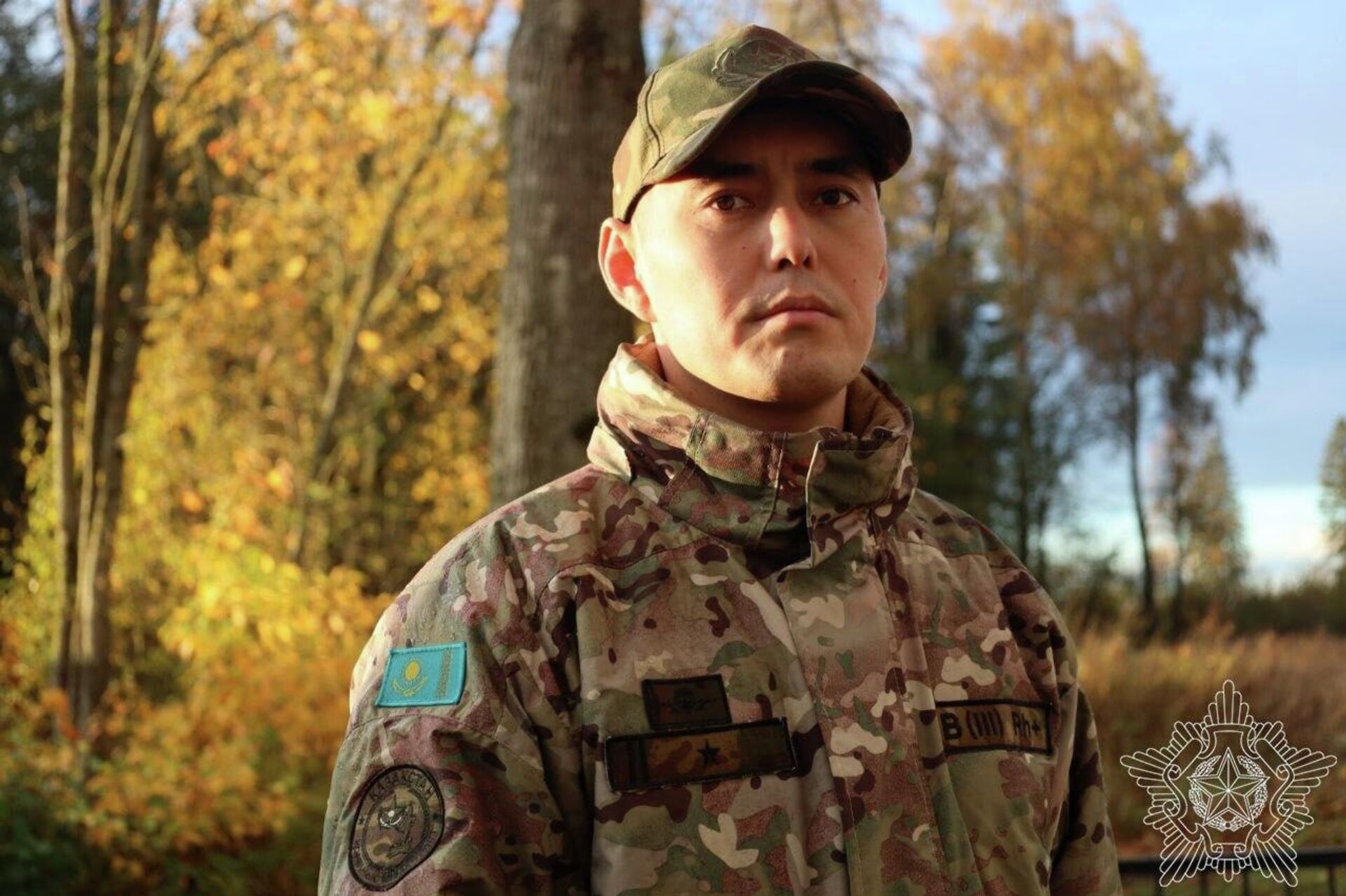 Казахстанский офицер Сайдахмет Казыбек почтил память своего прадеда во время учений Нерушимое братство-2026 в Беларуси
Казахстанский офицер Сайдахмет Казыбек почтил память своего прадеда во время учений Нерушимое братство-2026 в Беларуси
- Sputnik Казахстан, 1920, 14.10.2026