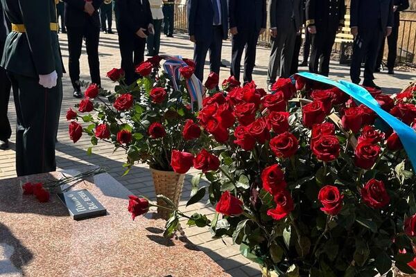 Мемориал советским воинам восстановили в Таразе Мемориал советским воинам восстановили в Таразе - Sputnik Казахстан