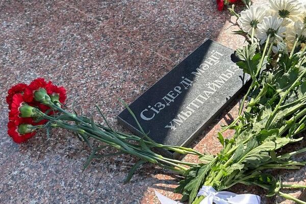 Мемориал советским воинам восстановили в Таразе Мемориал советским воинам восстановили в Таразе - Sputnik Казахстан