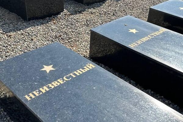 Мемориал советским воинам восстановили в Таразе Мемориал советским воинам восстановили в Таразе - Sputnik Казахстан