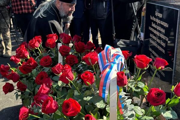 Мемориал советским воинам восстановили в Таразе Мемориал советским воинам восстановили в Таразе - Sputnik Казахстан