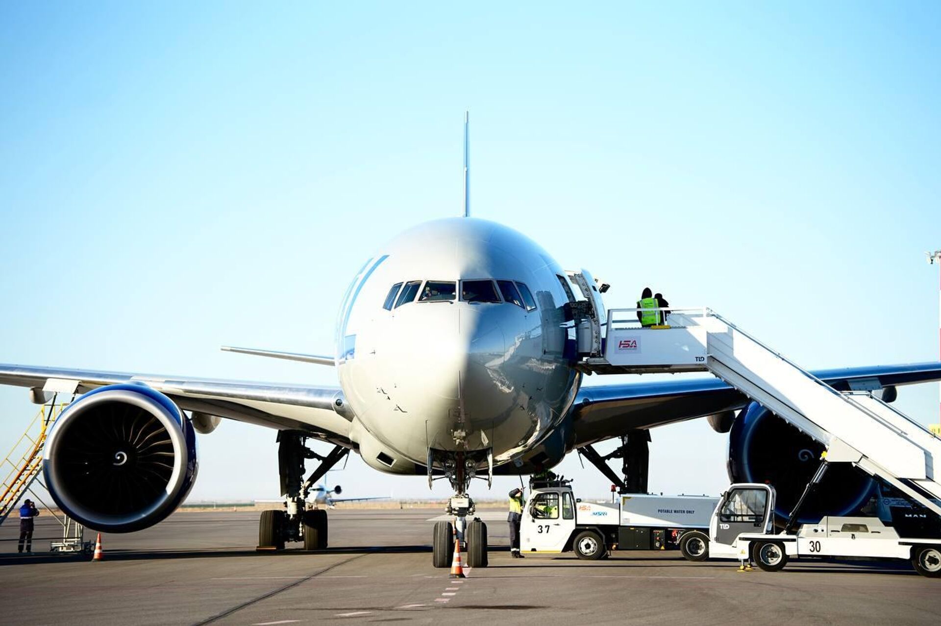 КМГ-Аэро начало заправку самолетов американской National Airlines КМГ-Аэро начало заправку самолетов американской National Airlines - Sputnik Казахстан, 1920, 16.10.2026