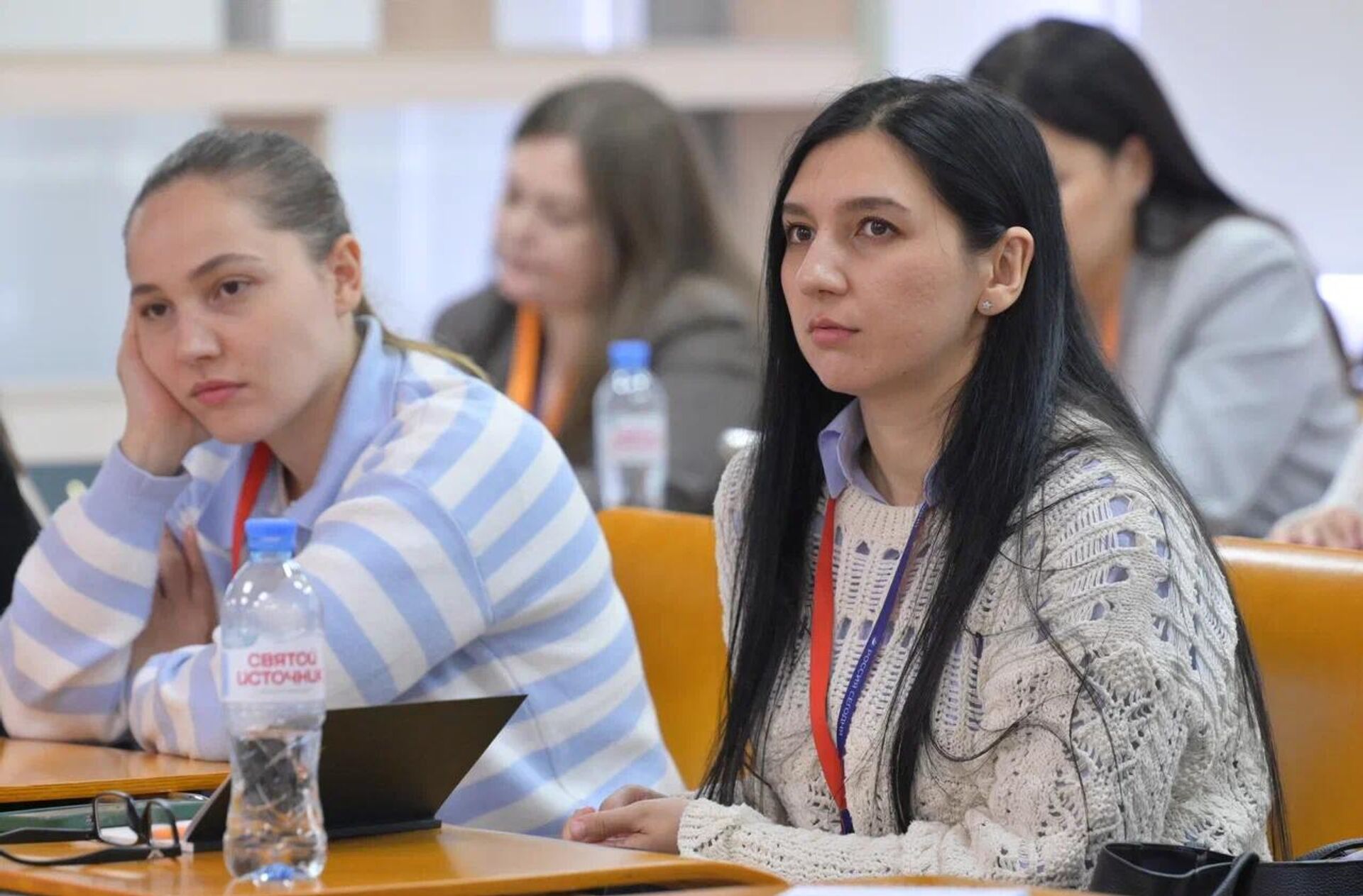Участники модуля в течение недели проходили курс лекций и участвовали в мастер-классах по трендам современных медиа Участники модуля в течение недели проходили курс лекций и участвовали в мастер-классах по трендам современных медиа - Sputnik Казахстан, 1920, 16.10.2026