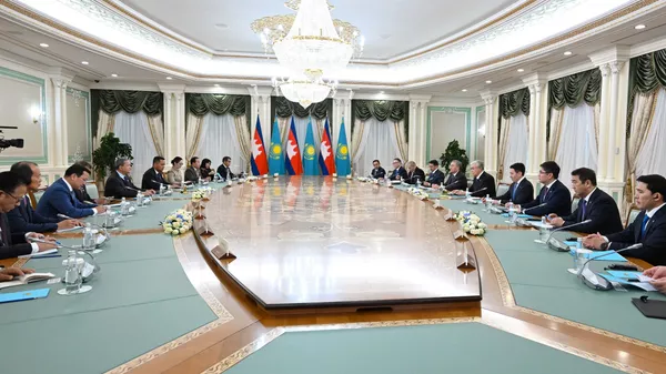 Қасым-Жомарт Тоқаев пен Хун Манет кеңейтілген құрамда келіссөз жүргізді - Sputnik Қазақстан