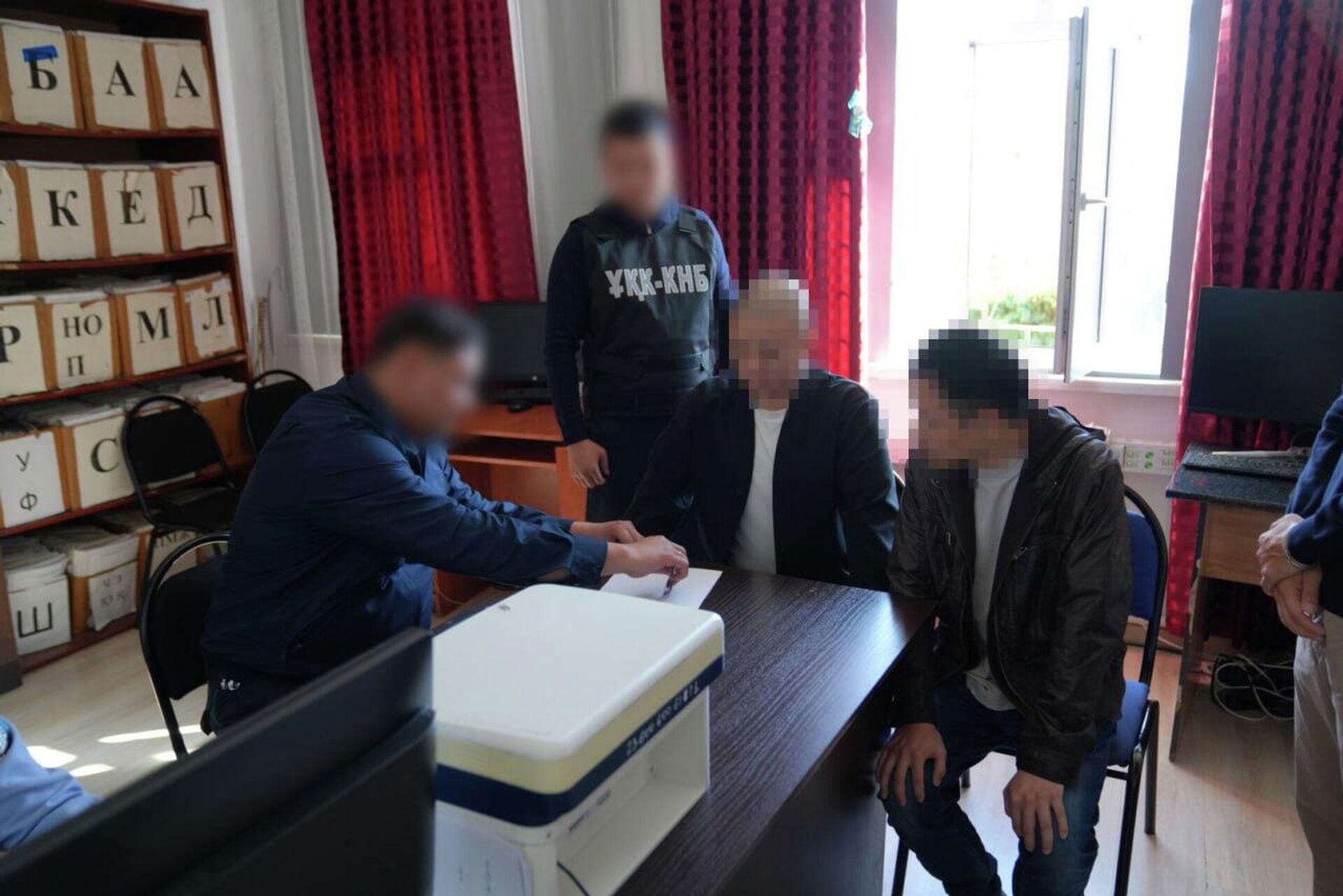 КНБ  задержало 13 граждан Китая, находившихся в стране с нарушением законодательства - Sputnik Казахстан, 1920, 19.10.2026