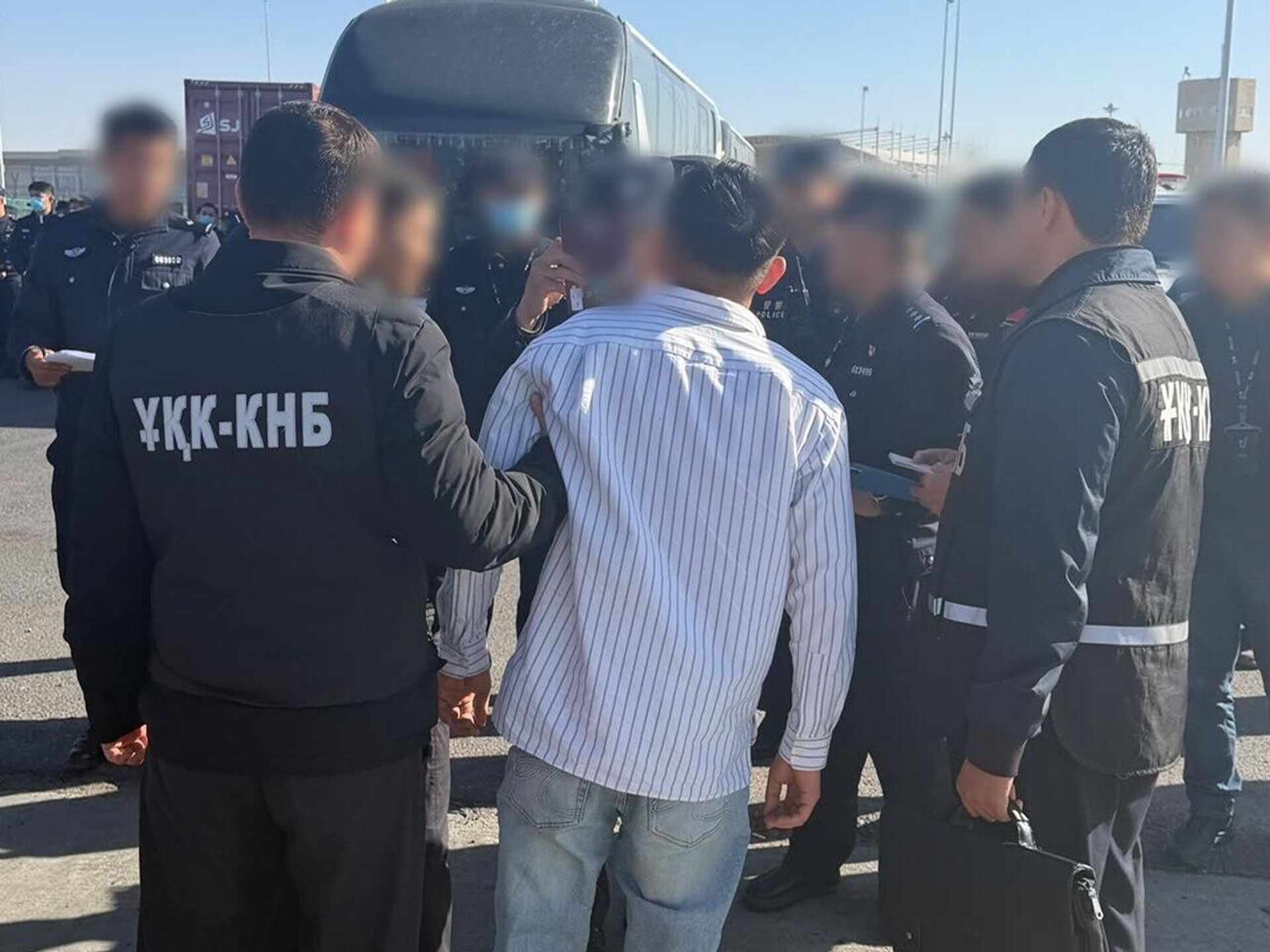 КНБ  задержало 13 граждан Китая, находившихся в стране с нарушением законодательства - Sputnik Казахстан, 1920, 19.10.2026