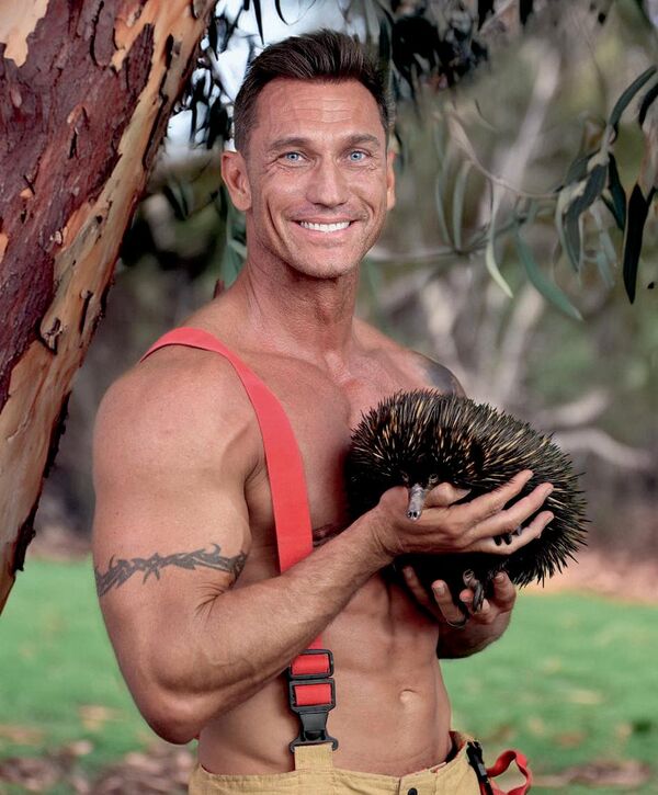 Попасть на страницы календаря могут представители городских и сельских пожарных подразделений, а также специалисты из армии и авиации. - Sputnik Казахстан