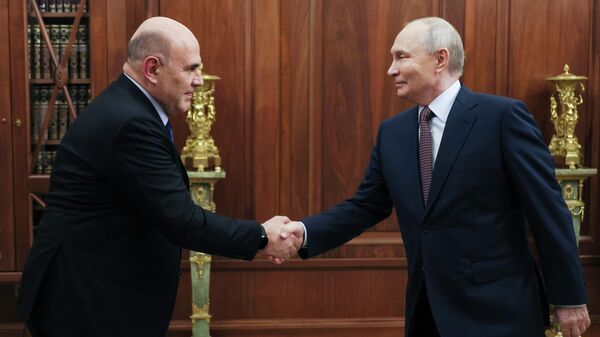 Премьер Михаил Мишустин и президент России Владимир Путин - Sputnik Казахстан