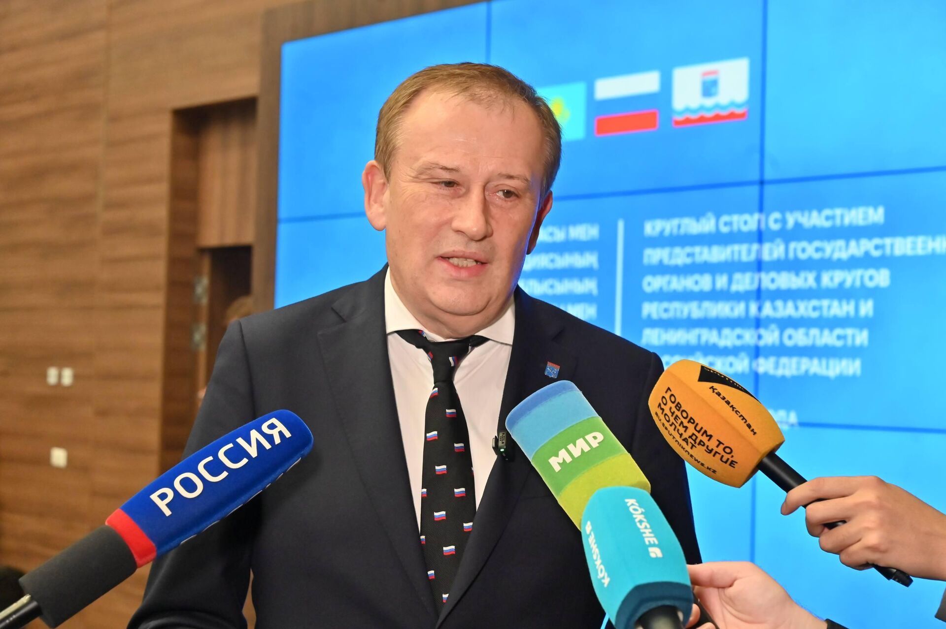 Александр Дрозденко - губернатор Ленинградской области  - Sputnik Казахстан, 1920, 19.10.2026
