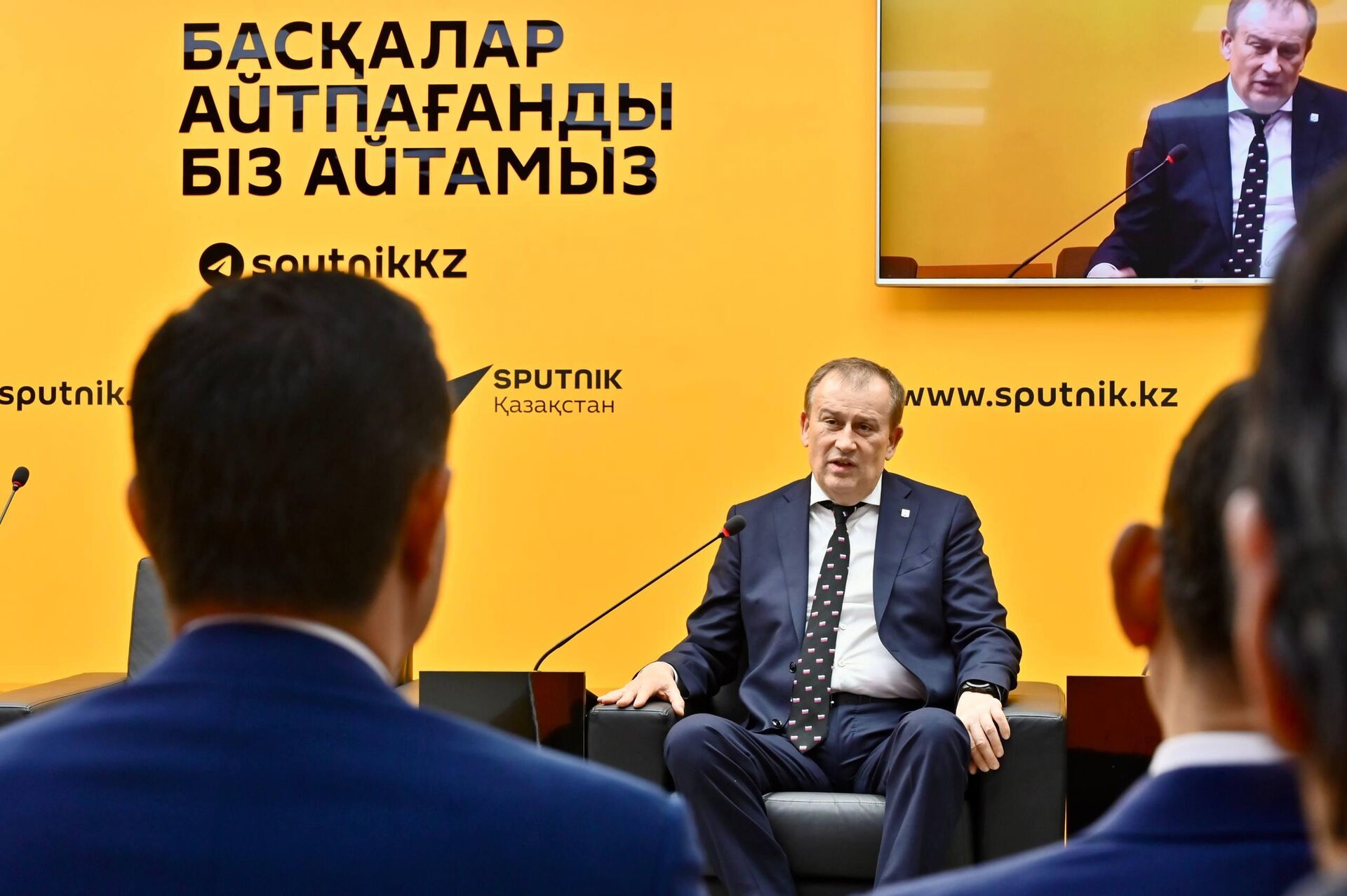 Интервью губернатора Ленинградской области Александра Дрозденко на площадке Sputnik Казахстан Интервью губернатора Ленинградской области Александра Дрозденко на площадке Sputnik Казахстан - Sputnik Казахстан, 1920, 19.10.2026