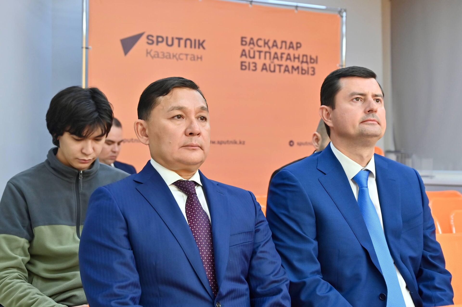 Интервью губернатора Ленинградской области Александра Дрозденко на площадке Sputnik Казахстан Интервью губернатора Ленинградской области Александра Дрозденко на площадке Sputnik Казахстан - Sputnik Казахстан, 1920, 19.10.2026