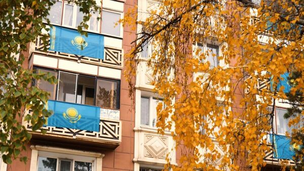 Флаги Казахстана на балконах жителей Астаны - Sputnik Казахстан