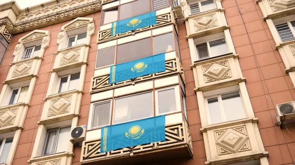 Флаги Казахстана на балконах жителей Астаны - Sputnik Қазақстан