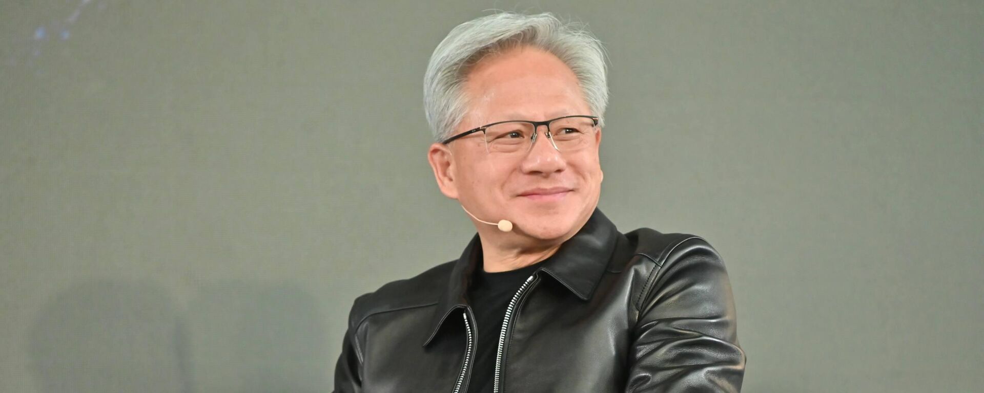 Встреча с основателем NVIDIA Дженсеном Хуангом в Астане Встреча с основателем NVIDIA Дженсеном Хуангом в Астане - Sputnik Казахстан, 1920, 23.10.2026