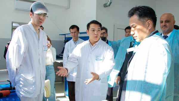 В Алматы открыли первую государственную лабораторию, где индивидуальные ортезы создают с помощью 3D-технологий - Sputnik Казахстан