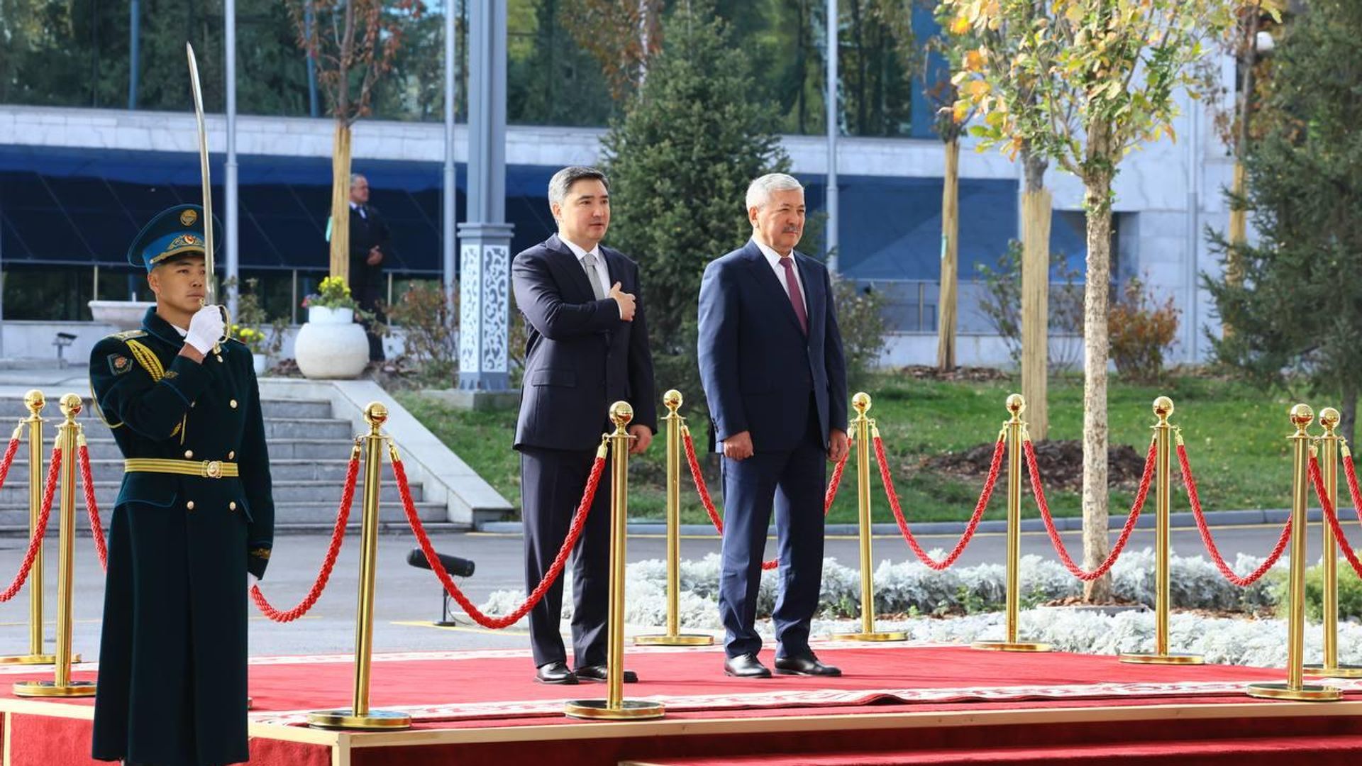 Премьер-министры Казахстана и Кыргызстана приняли участие во Втором форуме межрегионального сотрудничества в Бишкеке Премьер-министры Казахстана и Кыргызстана приняли участие во Втором форуме межрегионального сотрудничества в Бишкеке - Sputnik Казахстан, 1920, 30.10.2026