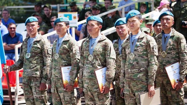 Казахстанские военнослужащие на АРМИ - Sputnik Казахстан