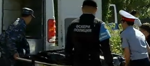 Мужчина повесился близ Байтерека Мужчина повесился близ Байтерека - Sputnik Казахстан