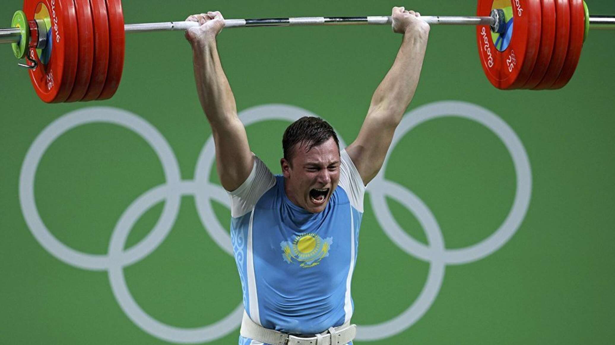 Казахстанский штангист Зайчиков завоевал бронзу на ОИ в Рио - 16.08. ...