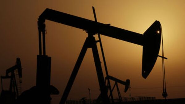 Нефтяные вышки в Персидском заливе в Бахрейне - Sputnik Казахстан
