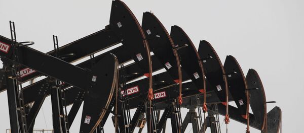 Нефтяные вышки в Персидском заливе в Бахрейне Нефтяные вышки в Персидском заливе в Бахрейне - Sputnik Қазақстан