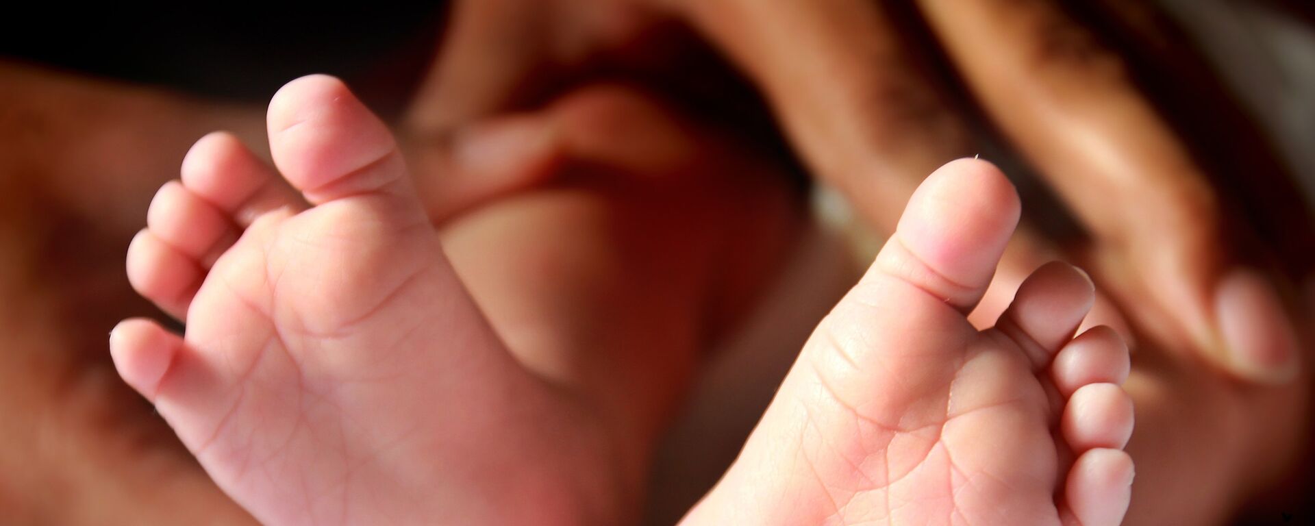 Ножки младенца - Sputnik Қазақстан, 1920, 29.07.2024