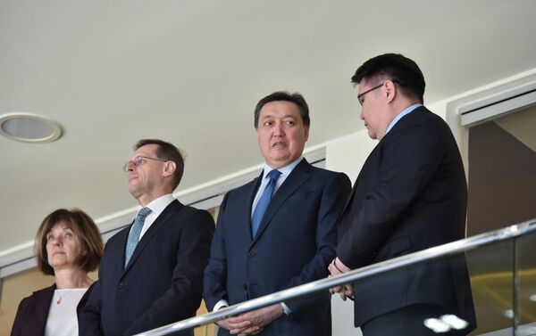 Премьер-министр Казахстана Аскар Мамин присутствует на матче сборных Словении и Казахстана - Sputnik Казахстан
