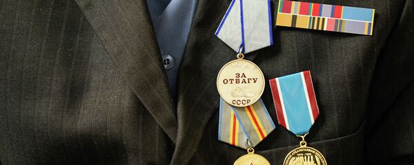 Ветеран войны в Афганистане Александр Яшин награжден медалью За отвагу - Sputnik Қазақстан