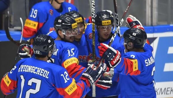 Сборная Кореи на чемпионате мира по хоккею в первом дивизионе - Sputnik Казахстан