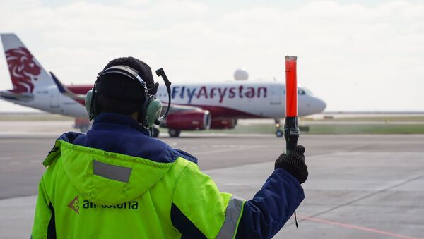 Самолет казахстанского лоукостера Fly Arystan  - Sputnik Казахстан