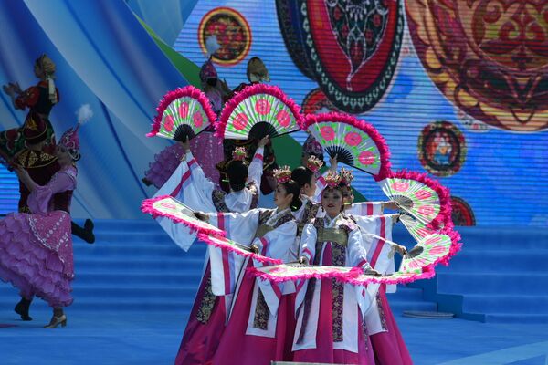 Праздничный концерт в честь Дня единства народа Казахстана в Алматы - Sputnik Казахстан