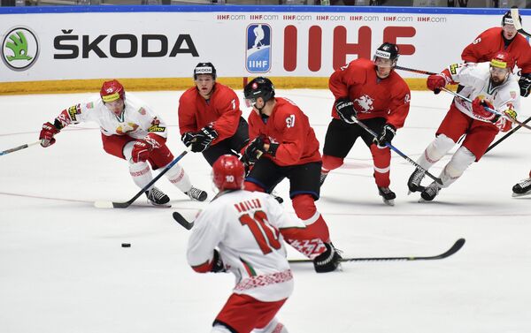 Матч между сборными Беларуси и Литвы в рамках чемпионата мира по хоккею в первом дивизионе - Sputnik Казахстан