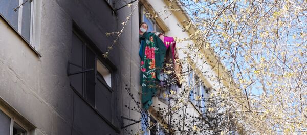 Жители общежития, в котором произошел пожар - Sputnik Казахстан