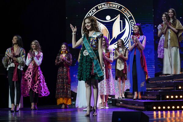 Финалистки конкурса Мисс Казахстан. Победительница в номинации Мисс туризм Балжанат Анас - Sputnik Казахстан