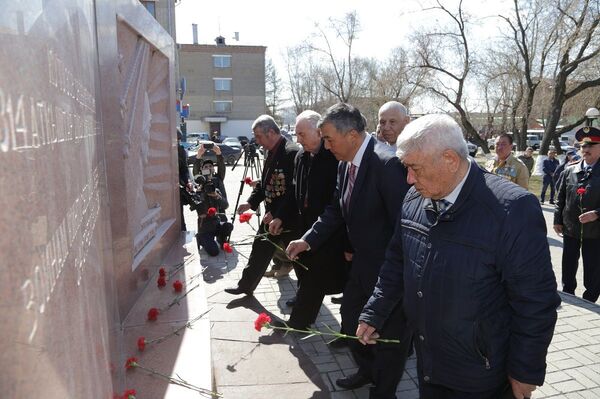 Капсулу с землей в память о воинах 314-й дивизии повезут в Россию Капсулу с землей в память о воинах 314-й дивизии повезут в Россию - Sputnik Казахстан