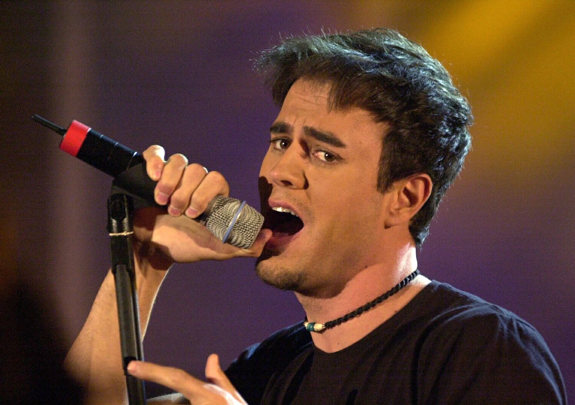 Hard voice. Мигель Иглесиас. Enrique Iglesias turn the Night up. Latin Singer.