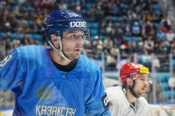 Битва сильнейших: Казахстан забил две шайбы Беларуси на ЧМ по хоккею I дивизиона Битва сильнейших: Казахстан забил две шайбы Беларуси на ЧМ по хоккею I дивизиона - Sputnik Казахстан