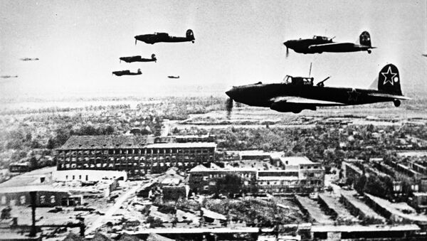Советские самолеты Ил-2 в небе над Берлином во время Великой Отечественной войны, 1945 год - Sputnik Казахстан