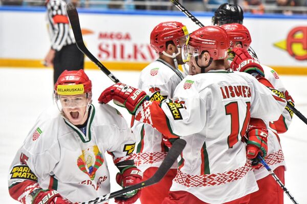 Битва сильнейших: Казахстан забил две шайбы Беларуси на ЧМ по хоккею I дивизиона Битва сильнейших: Казахстан забил две шайбы Беларуси на ЧМ по хоккею I дивизиона - Sputnik Казахстан