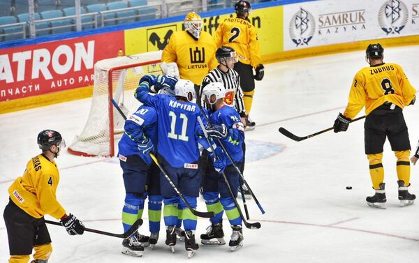 Матч сборных Словении и Литвы на чемпионате мира по хоккею первого дивизиона - Sputnik Казахстан