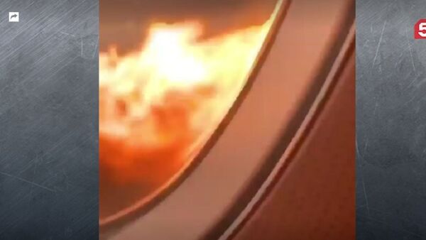 Что происходило внутри самолета - видео очевидца - Sputnik Казахстан