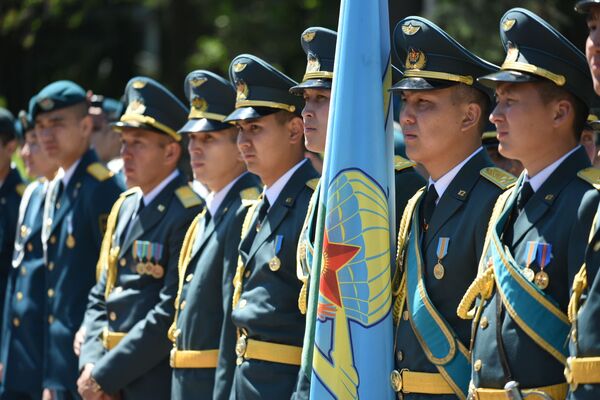 7 мамыр отан қорғаушылар күніне арналған суреттер. 7 Мая праздник в Казахстане. День защитника Отечества РК. 7 Мая день защитника Отечества в Казахстане. Отан.