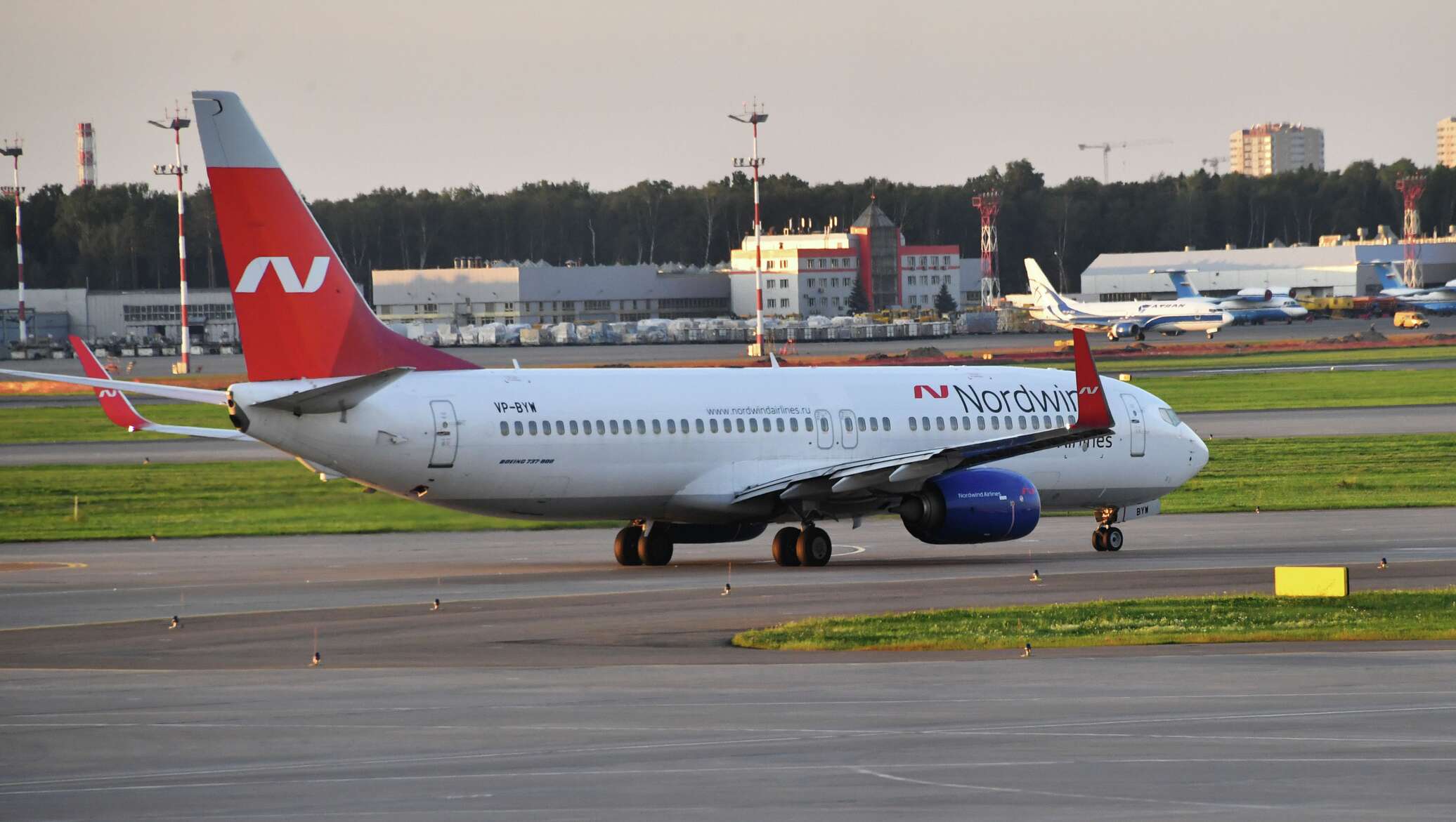 Самолет спб москва. Боинг 737-800 Норд Винд. Норд Винд авиакомпания Боинг 737. Самолёт Северный ветер Боинг 737-800. В 737 самолет Норд Винд.