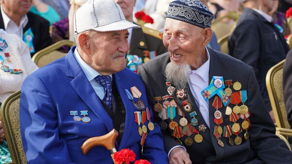 Ветераны на праздновании Дня Победы - Sputnik Казахстан