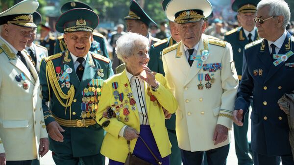 Ветераны на праздновании Дня Победы - Sputnik Қазақстан
