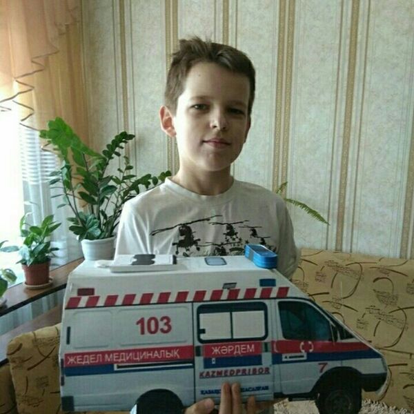 Точные копии реальных машин мастерит школьник в Петропавловске - фото - Sputnik Казахстан