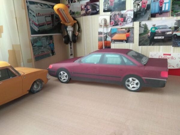 Точные копии реальных машин мастерит школьник в Петропавловске - фото - Sputnik Казахстан