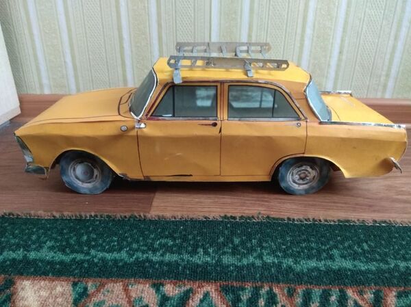 Точные копии реальных машин мастерит школьник в Петропавловске - фото - Sputnik Казахстан