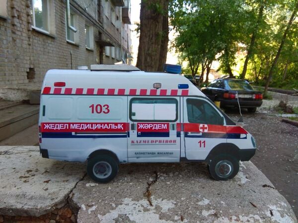 Точные копии реальных машин мастерит школьник в Петропавловске - фото - Sputnik Казахстан