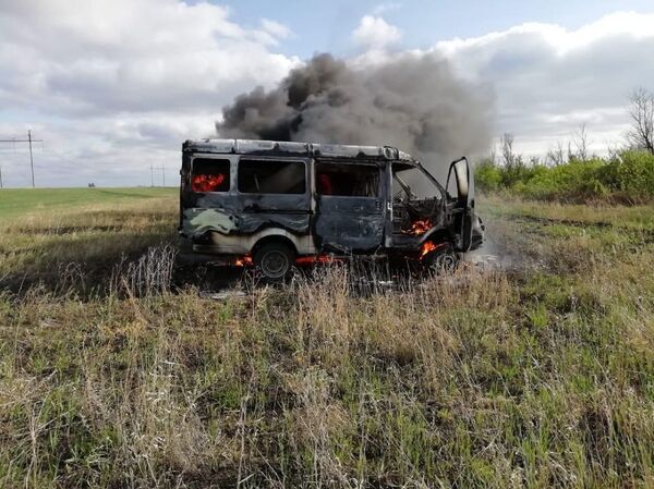 Из горящего микроавтобуса спасли 11 детей на севере Казахстана - фото - Sputnik Казахстан